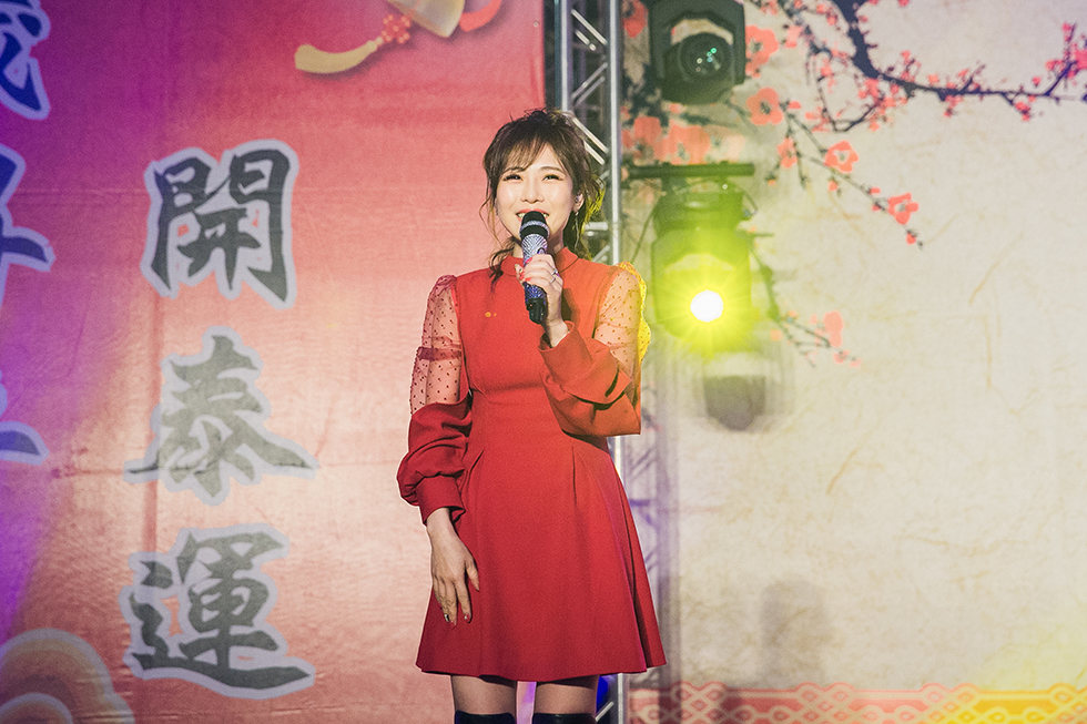 尾牙拍攝-歌手演唱-超級紅人榜冠軍-吳申梅