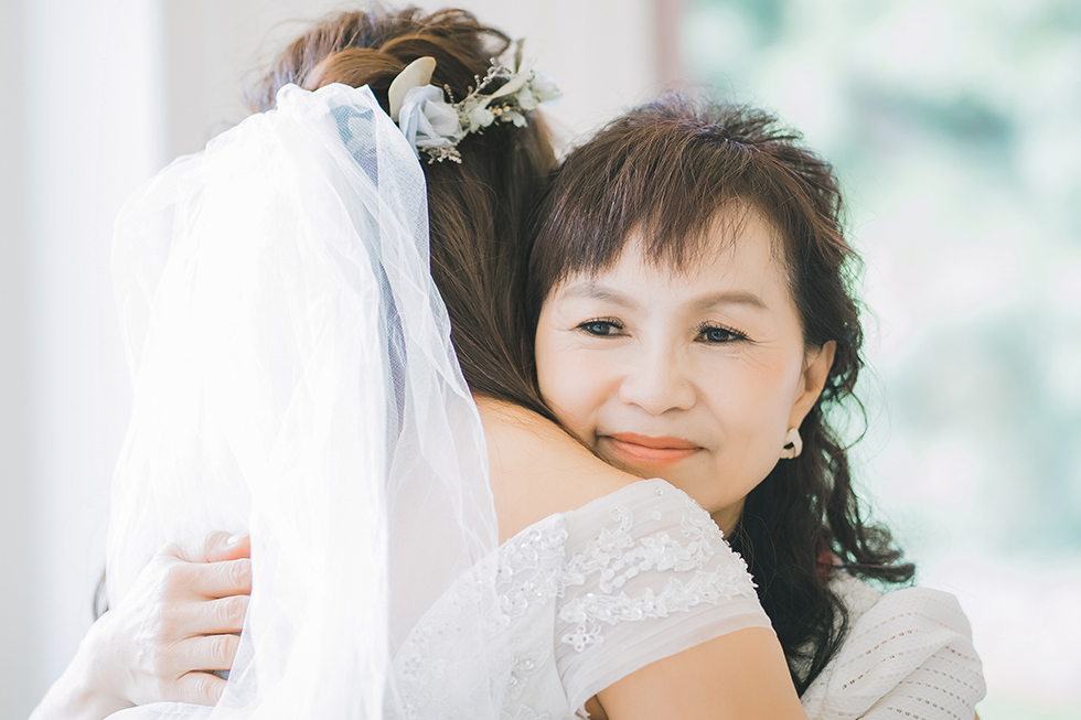 中壢婚禮攝影-花田盛事築夢莊園-證婚儀式-擁抱父母